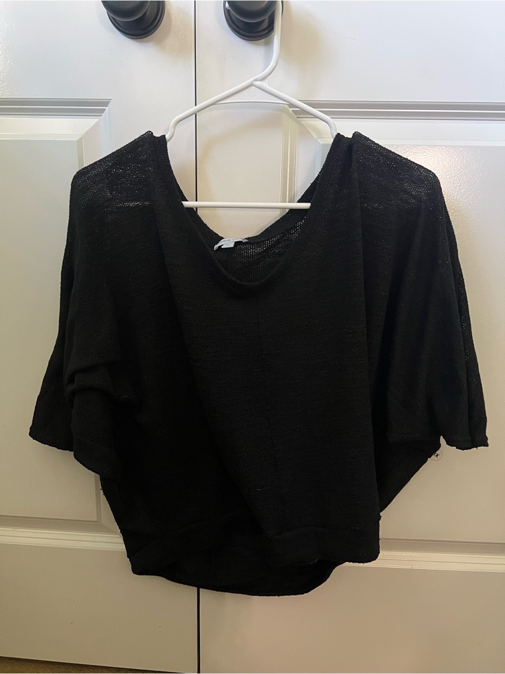 Black top - Picture 2 of 4